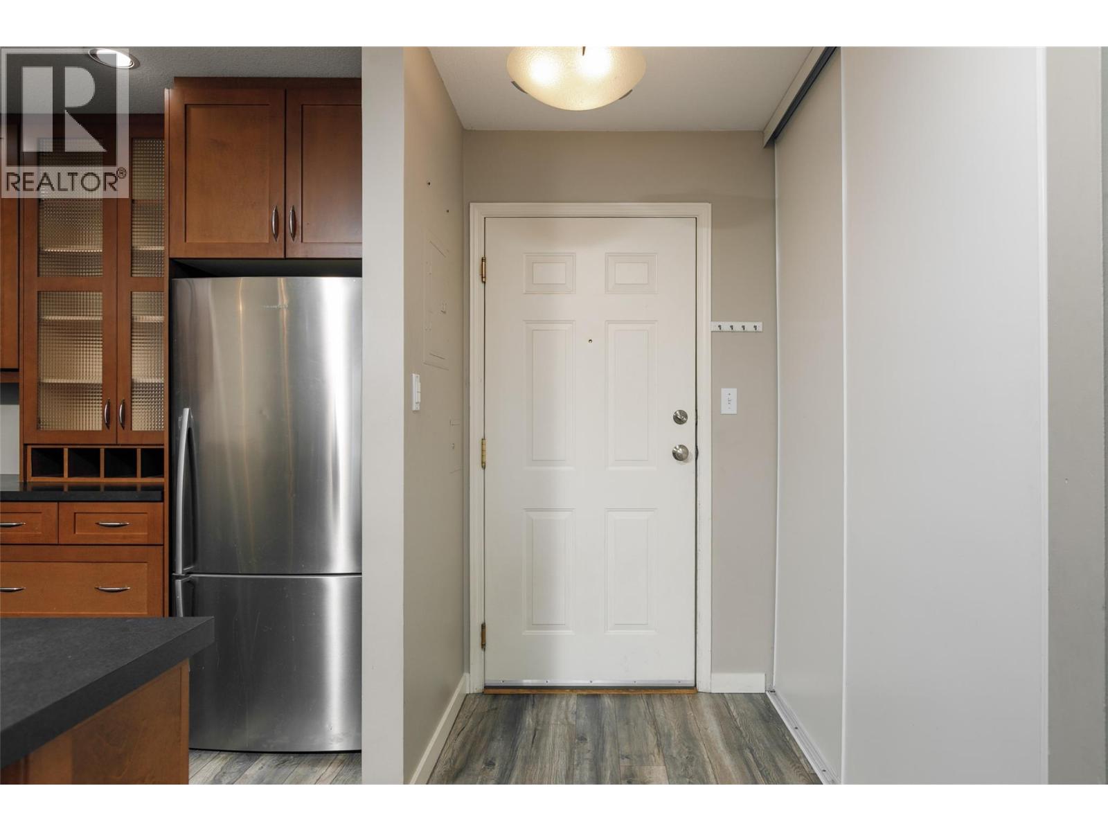 400 Sutton Crescent Unit# 313, Kelowna, British Columbia  V1V 1Y3 - Photo 8 - 10386048