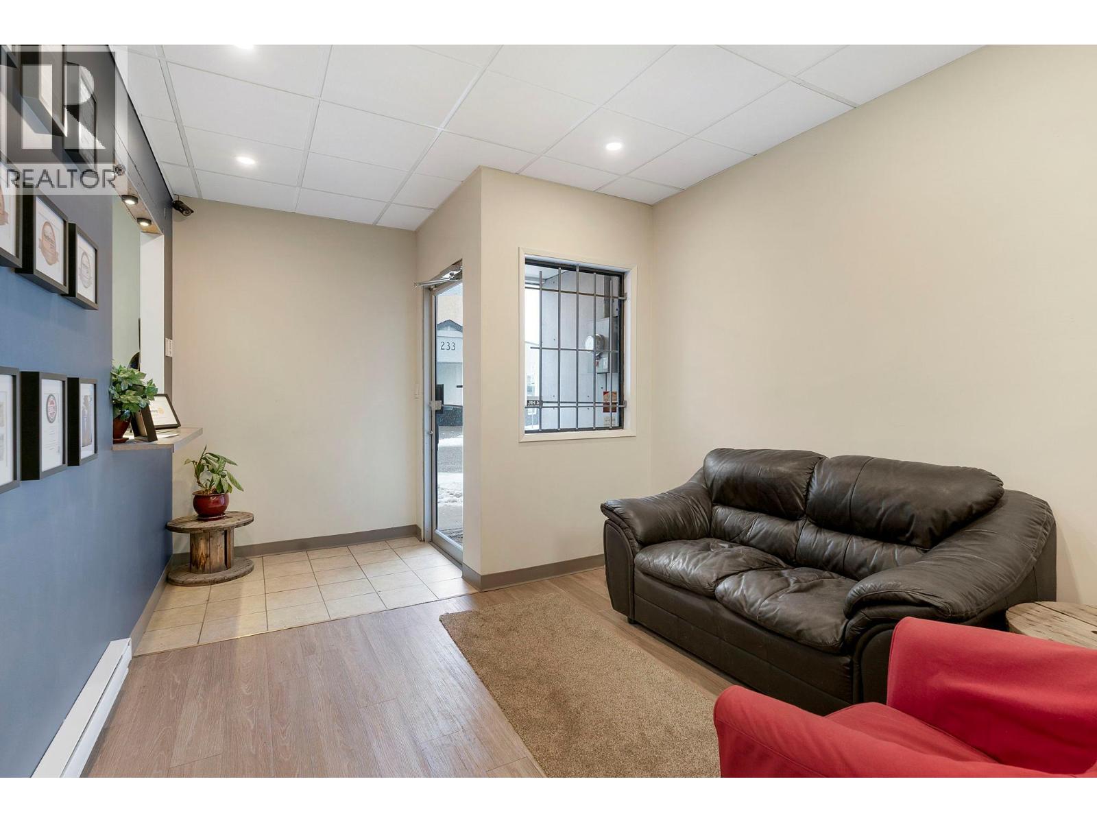 242 Haynes Street, Penticton, British Columbia  V2A 5R9 - Photo 5 - 10387039