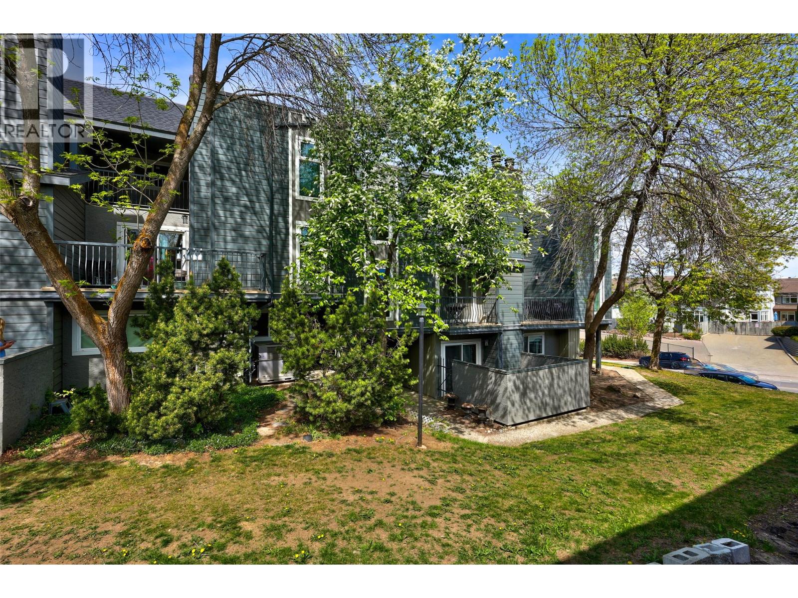1221 Hugh Allan Drive Unit# 2, Kamloops, British Columbia  V1S 1M7 - Photo 2 - 10387020
