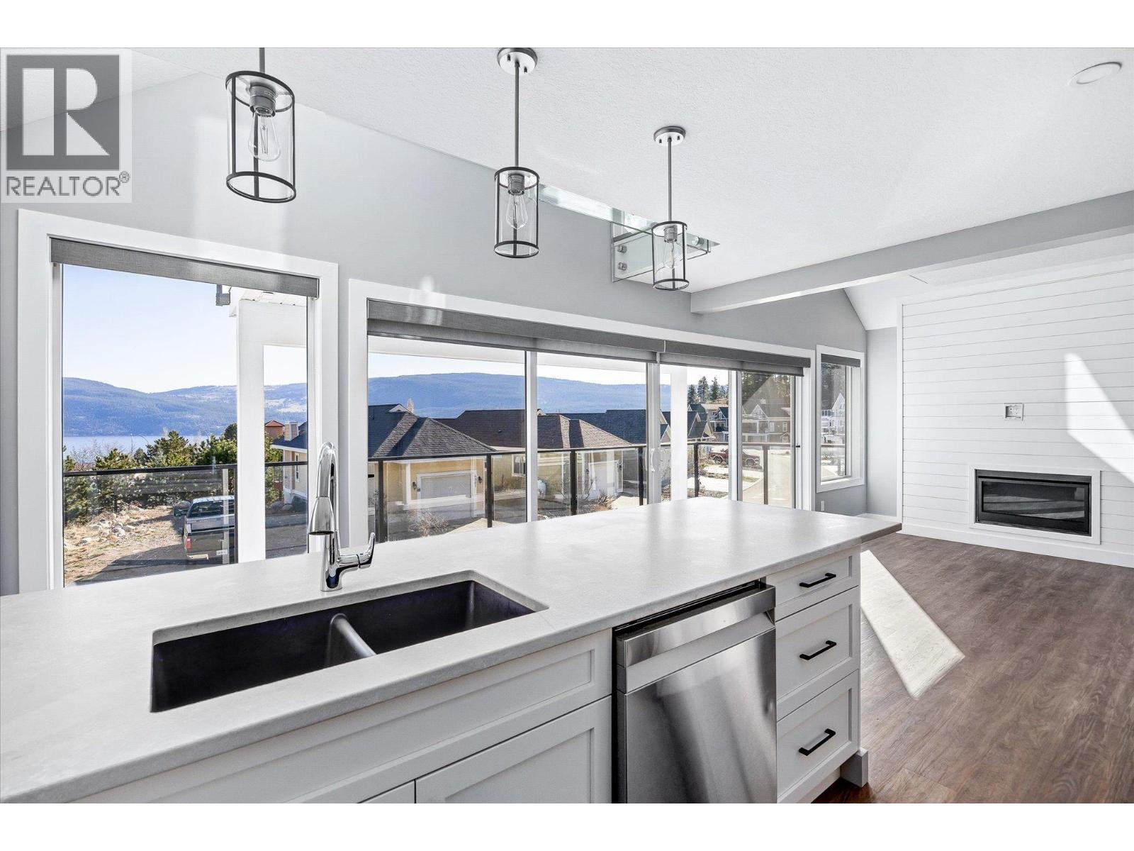 6842 Madrid Way, Kelowna, British Columbia  V1Z 3R8 - Photo 13 - 10386935