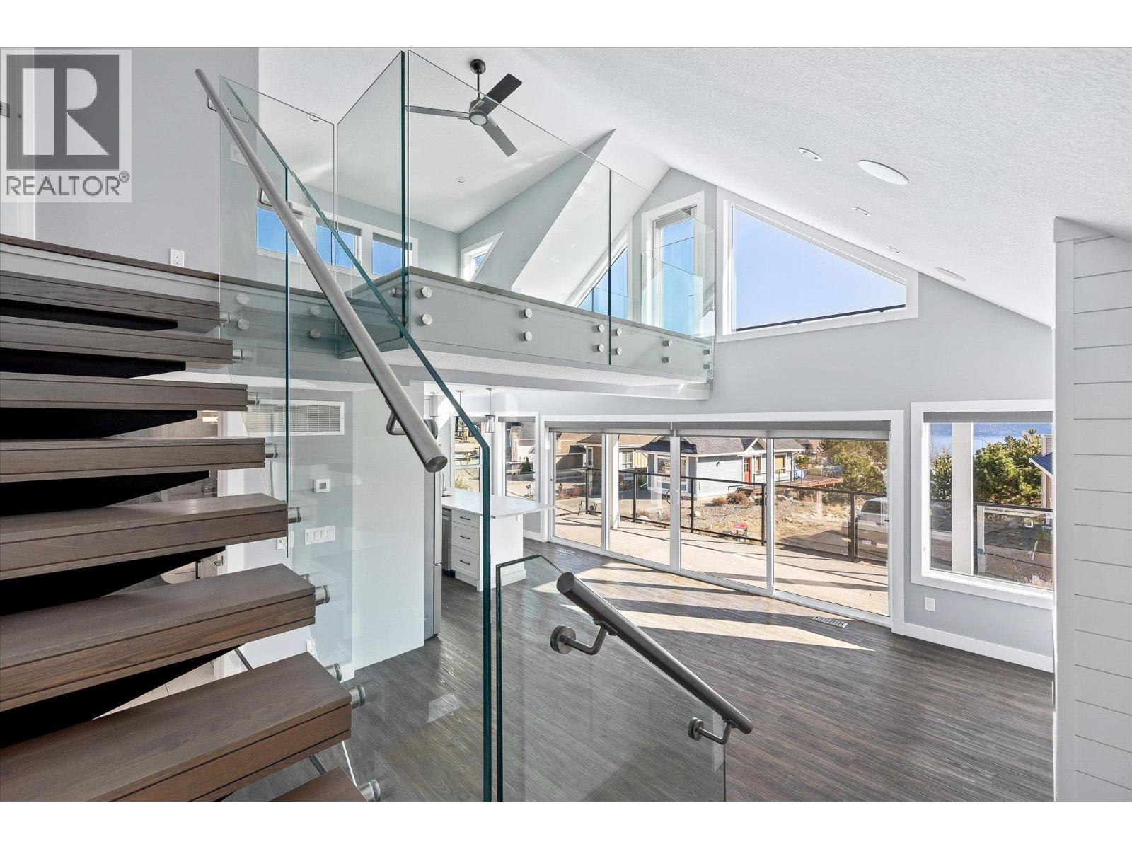 6842 Madrid Way, Kelowna, British Columbia  V1Z 3R8 - Photo 22 - 10386935