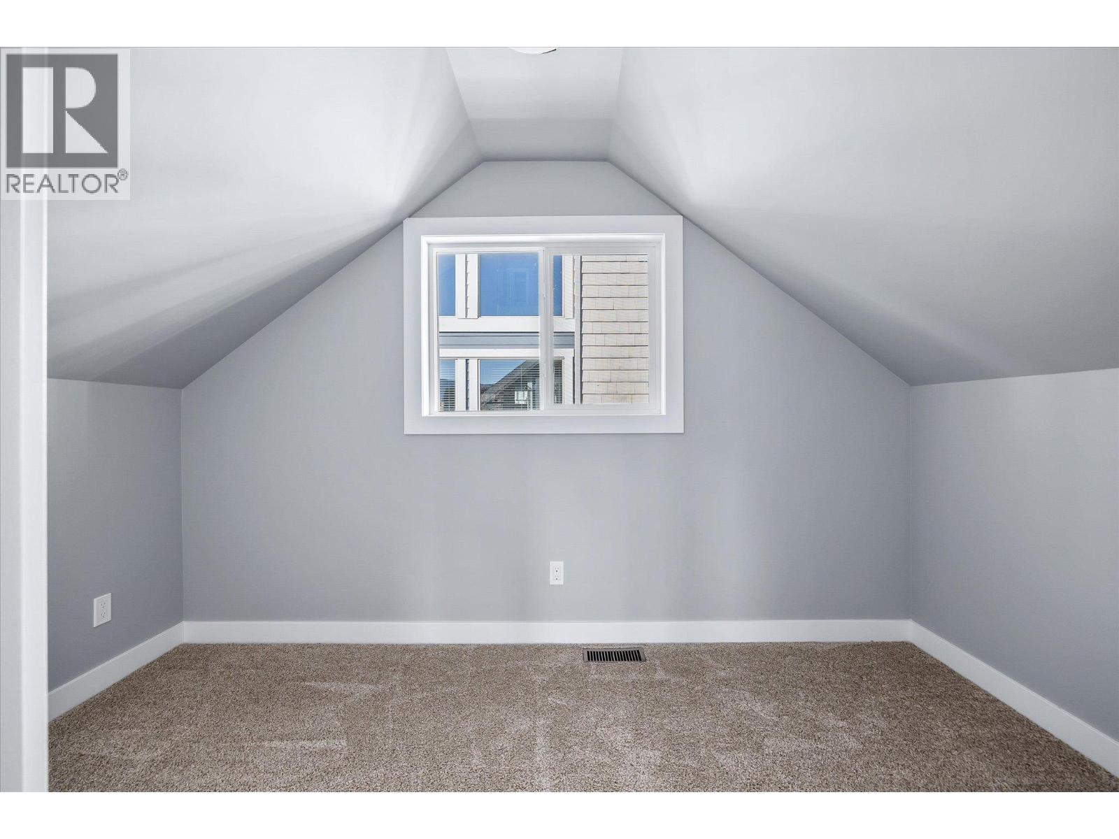 6842 Madrid Way, Kelowna, British Columbia  V1Z 3R8 - Photo 34 - 10386935
