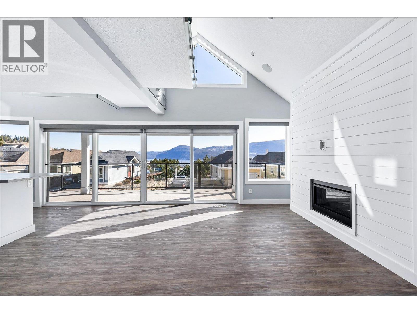 6842 Madrid Way, Kelowna, British Columbia  V1Z 3R8 - Photo 4 - 10386935