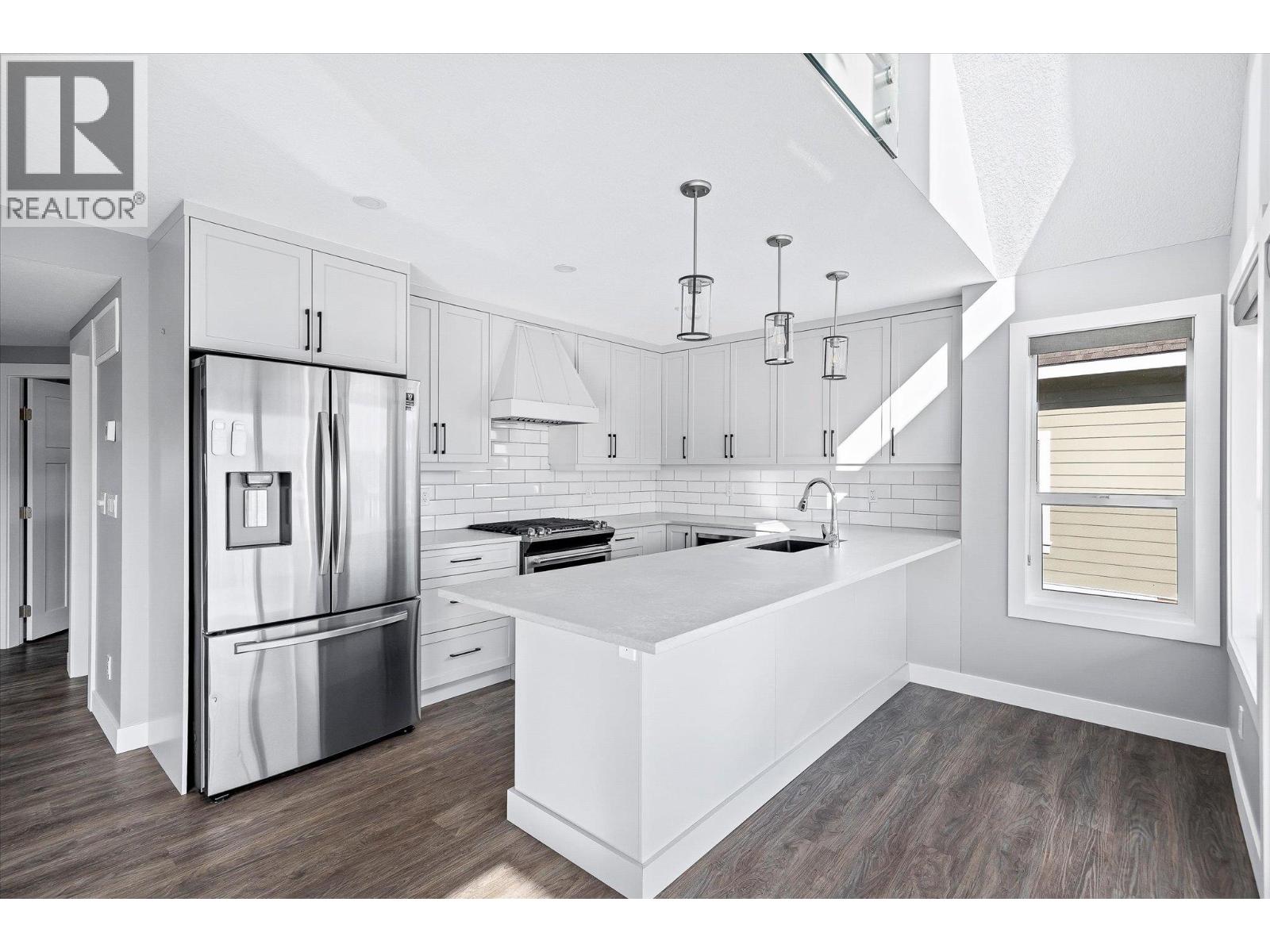 6842 Madrid Way, Kelowna, British Columbia  V1Z 3R8 - Photo 9 - 10386935