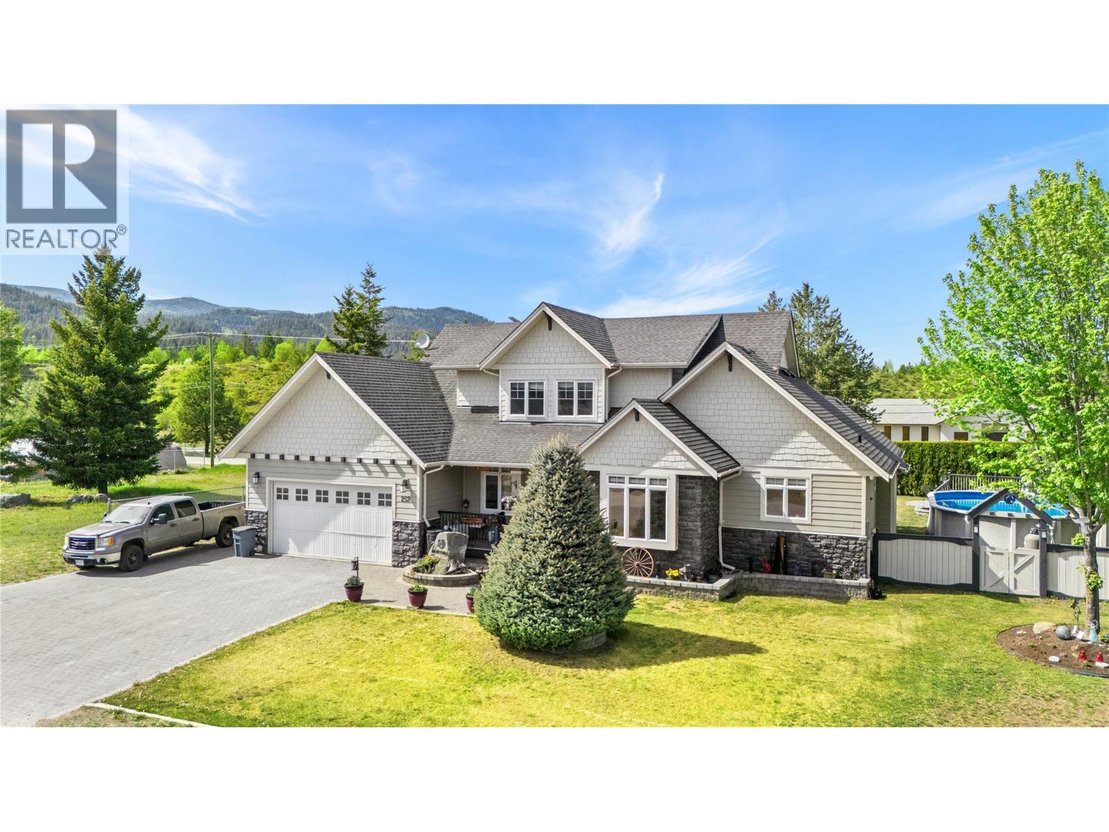 252 Oriole Way, Barriere, British Columbia  V0E 1E0 - Photo 2 - 10385514