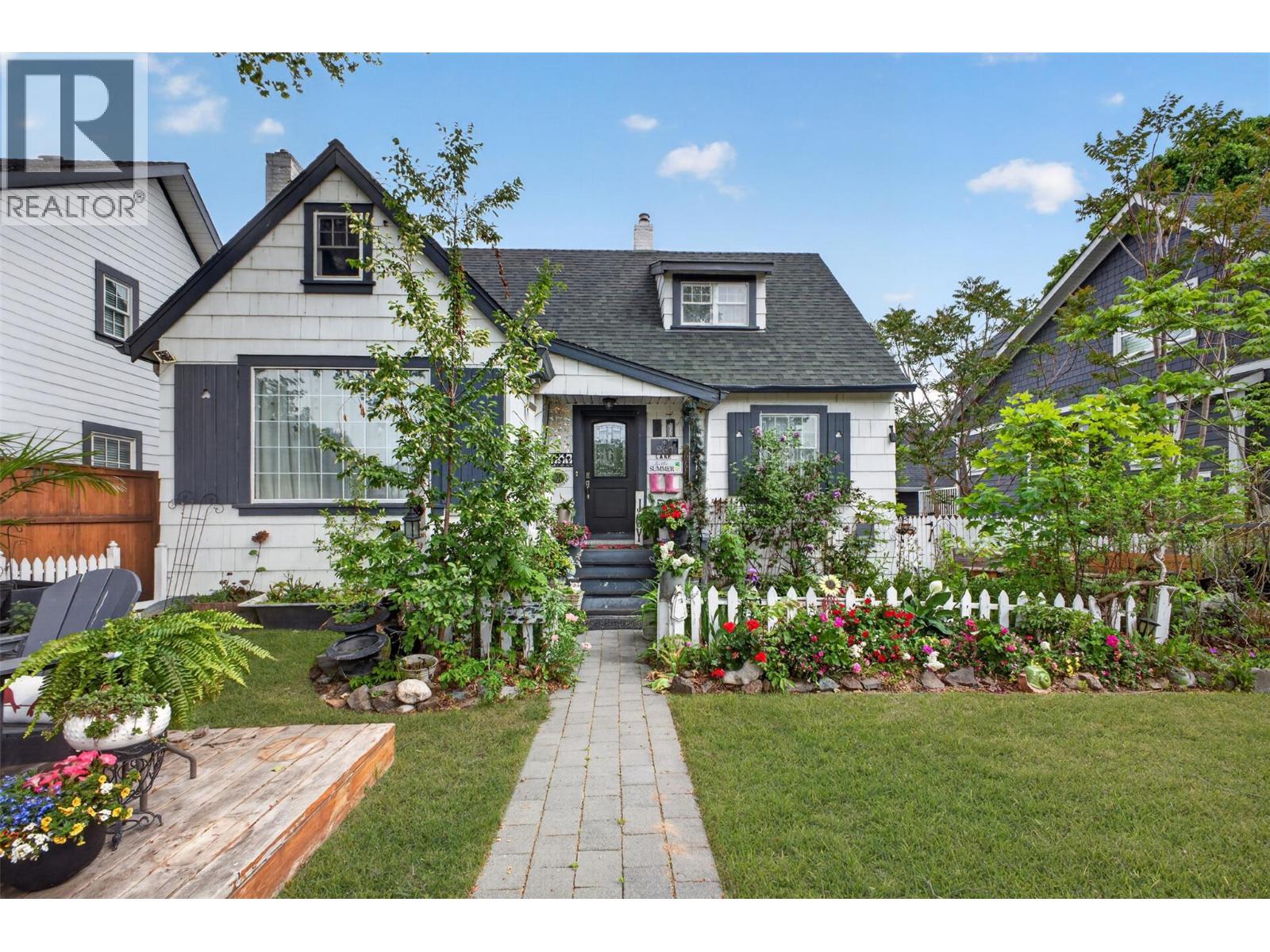 260 Lake Avenue, kelowna, British Columbia