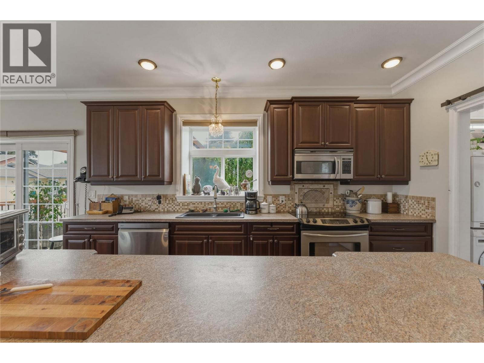 240 Grouse Avenue, Vernon, British Columbia  V1H 2A1 - Photo 10 - 10386729