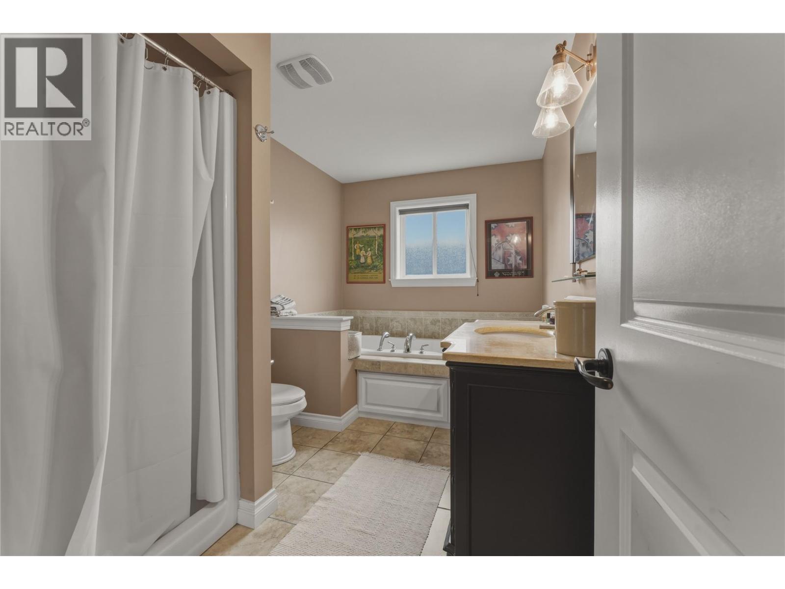 240 Grouse Avenue, Vernon, British Columbia  V1H 2A1 - Photo 32 - 10386729