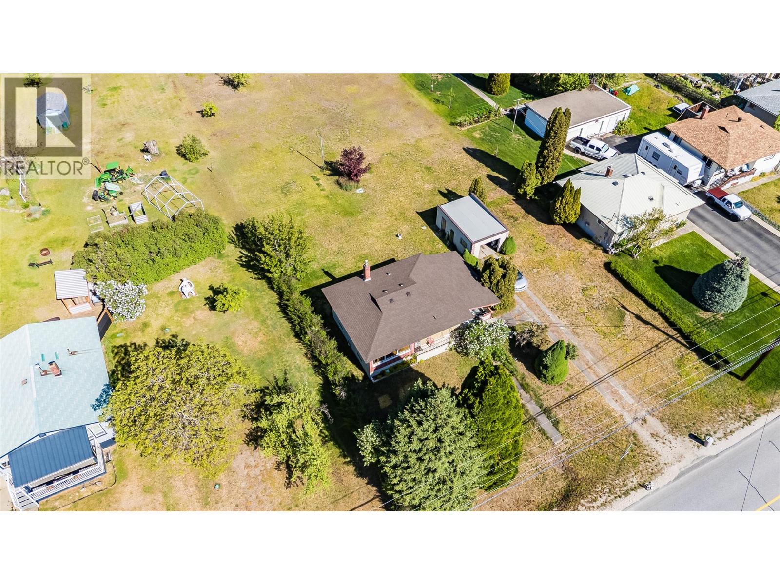 321 12th Avenue, Genelle, British Columbia  V0G 1G0 - Photo 2 - 10386274