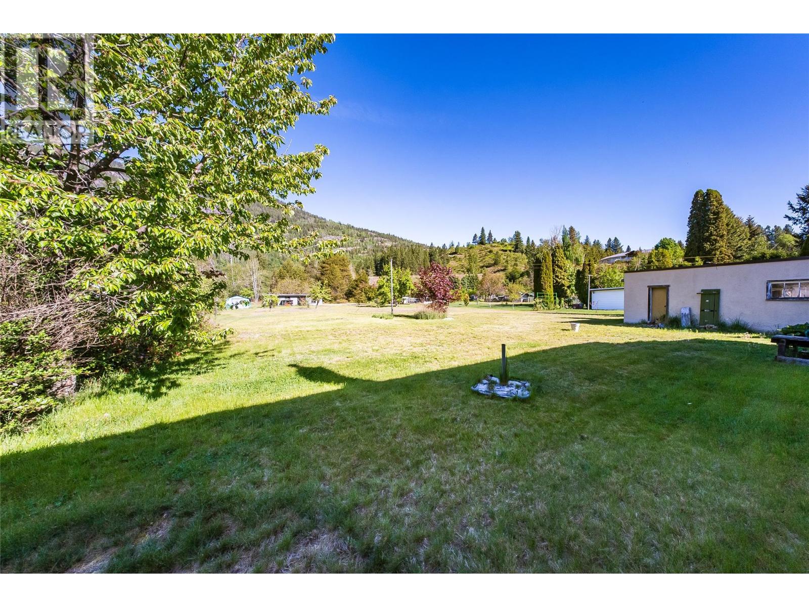 321 12th Avenue, Genelle, British Columbia  V0G 1G0 - Photo 28 - 10386274