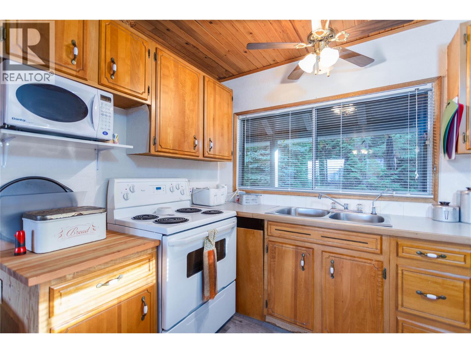 3217 Lumby Mabel Lake Road, Lumby, British Columbia  V0E 2G6 - Photo 10 - 10387162