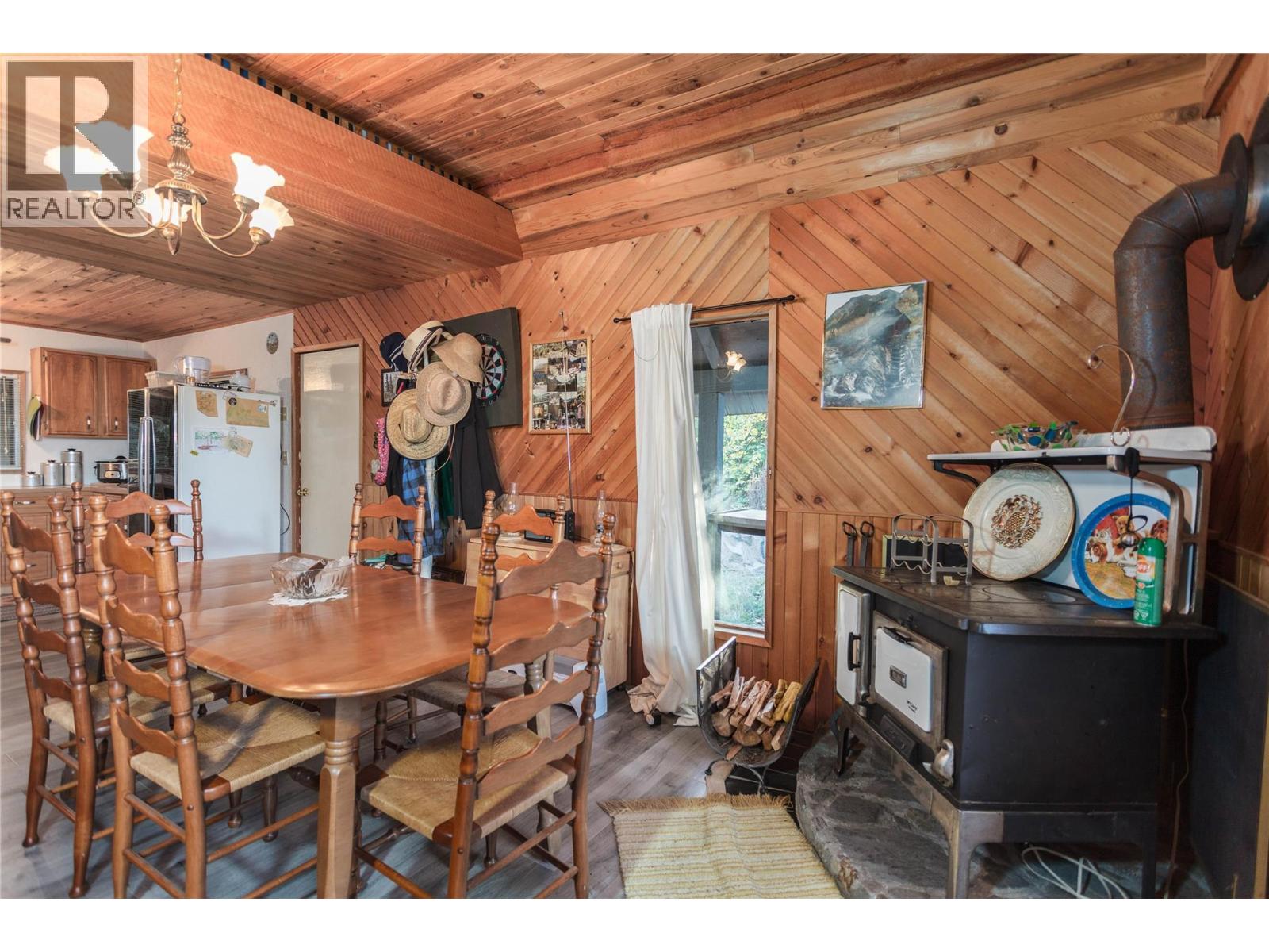 3217 Lumby Mabel Lake Road, Lumby, British Columbia  V0E 2G6 - Photo 13 - 10387162
