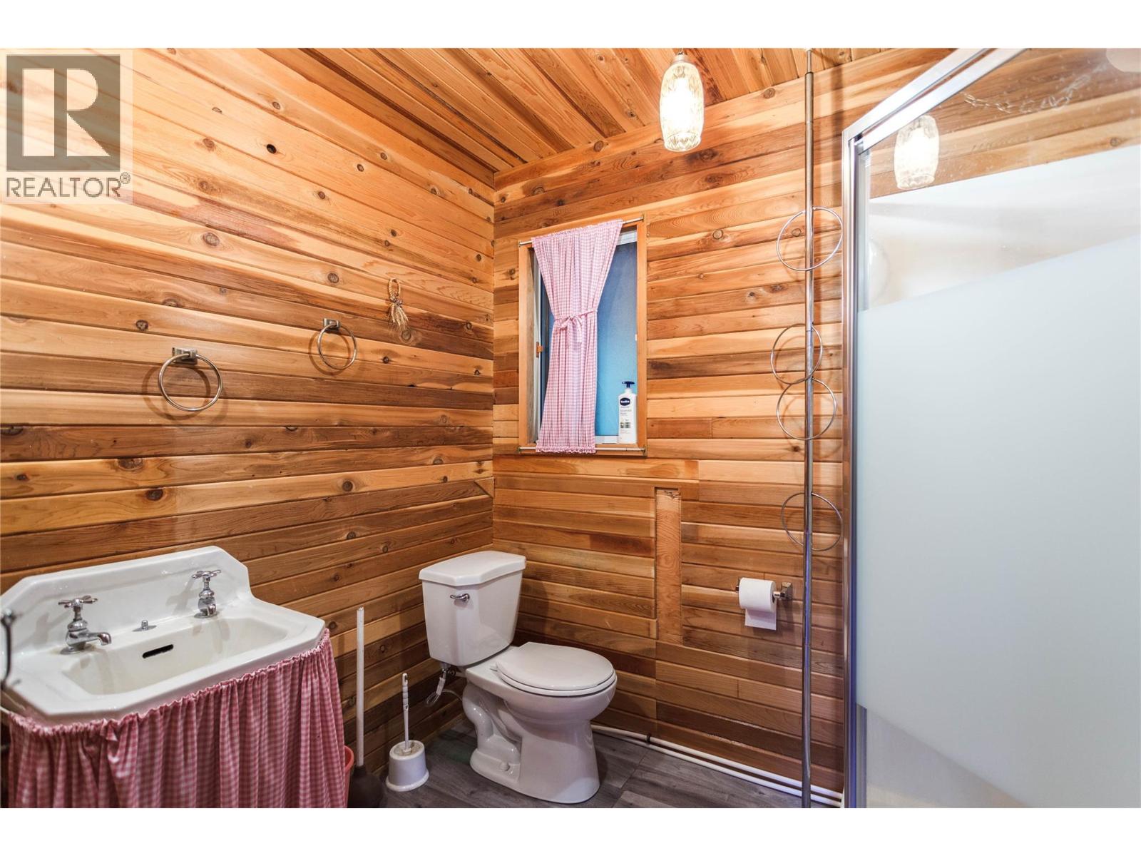 3217 Lumby Mabel Lake Road, Lumby, British Columbia  V0E 2G6 - Photo 16 - 10387162