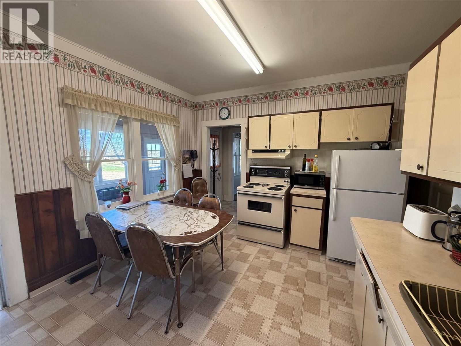 1040a 49 Highway, Dawson Creek, British Columbia  V1G 4L1 - Photo 5 - 10387192