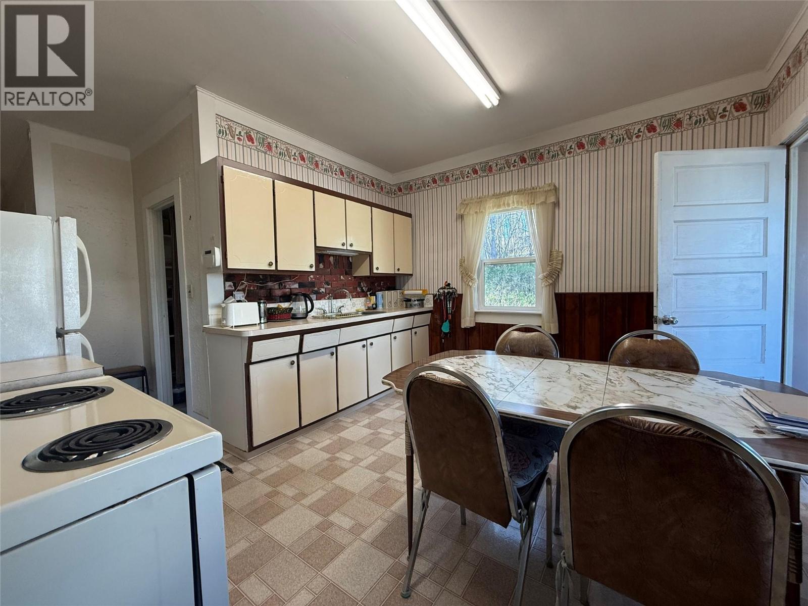 1040a 49 Highway, Dawson Creek, British Columbia  V1G 4L1 - Photo 7 - 10387192