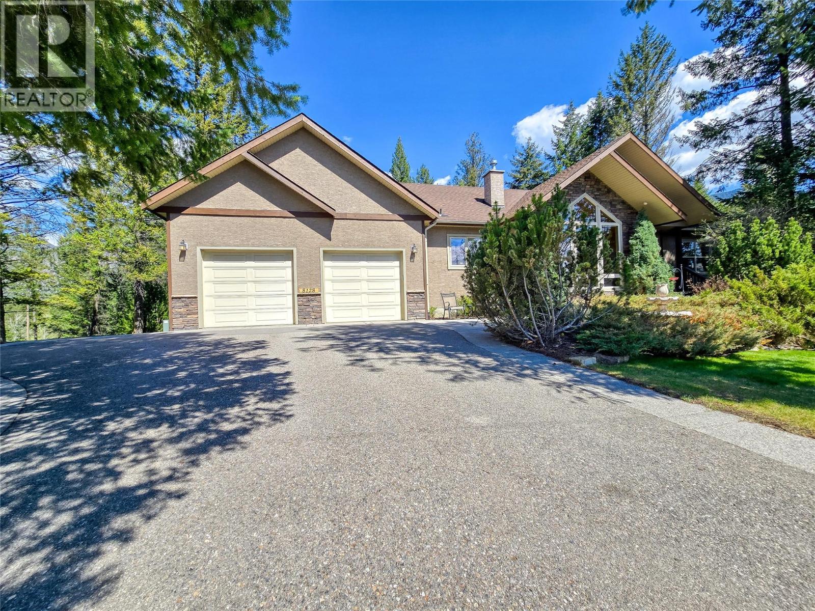 8128 Duby Road, radium hot springs, British Columbia
