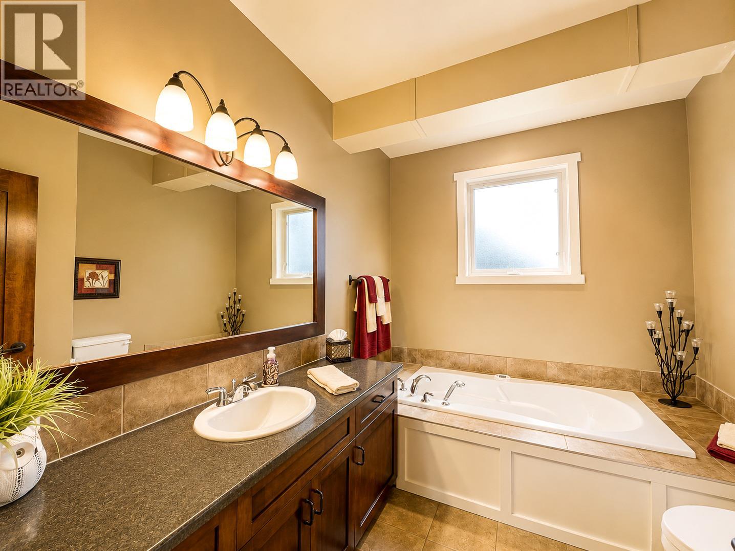 8128 Duby Road, Radium Hot Springs, British Columbia  V0A 1M0 - Photo 40 - 10387019
