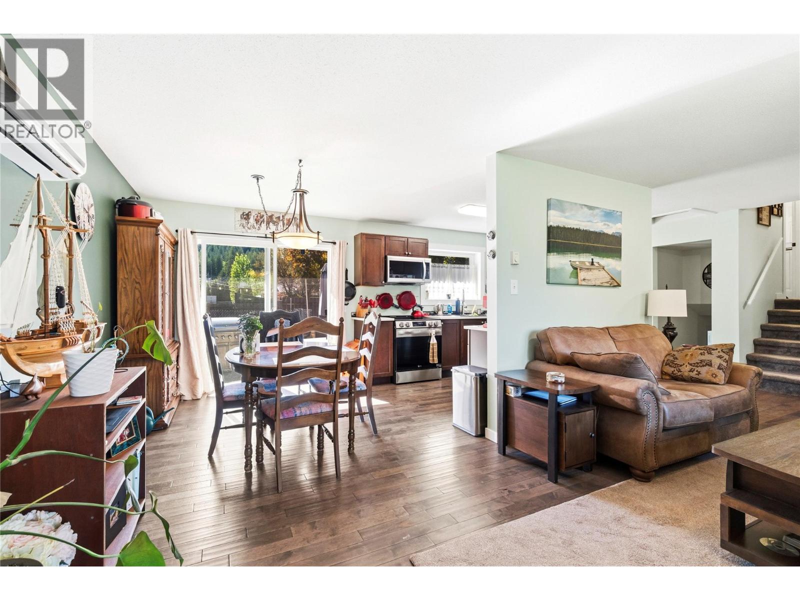 606 Riverside Avenue, Sicamous, British Columbia  V0E 2V0 - Photo 18 - 10386963