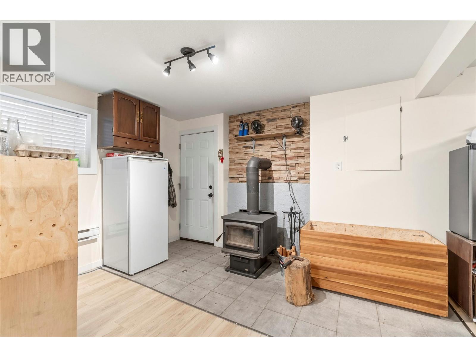 606 Riverside Avenue, Sicamous, British Columbia  V0E 2V0 - Photo 30 - 10386963