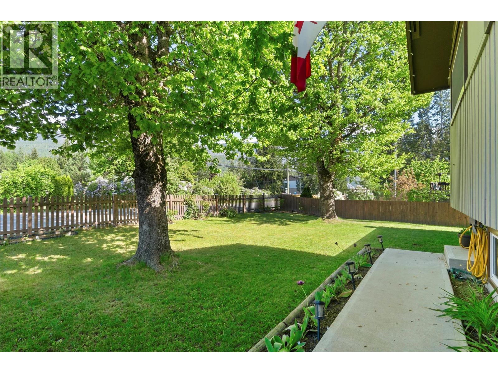 606 Riverside Avenue, Sicamous, British Columbia  V0E 2V0 - Photo 38 - 10386963