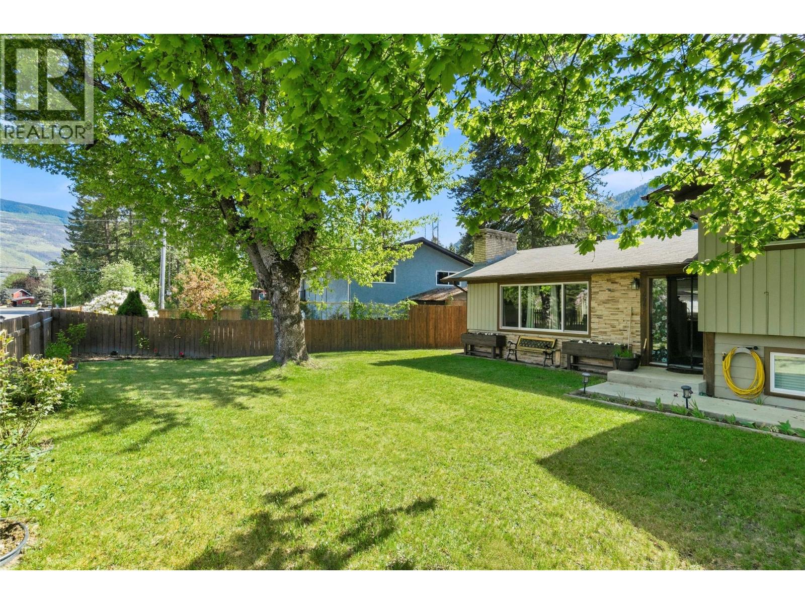606 Riverside Avenue, Sicamous, British Columbia  V0E 2V0 - Photo 39 - 10386963