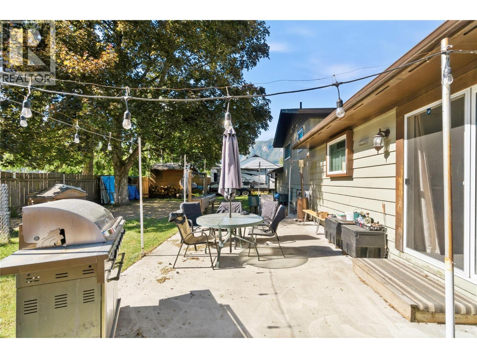 606 Riverside Avenue, Sicamous, British Columbia  V0E 2V0 - Photo 43 - 10386963