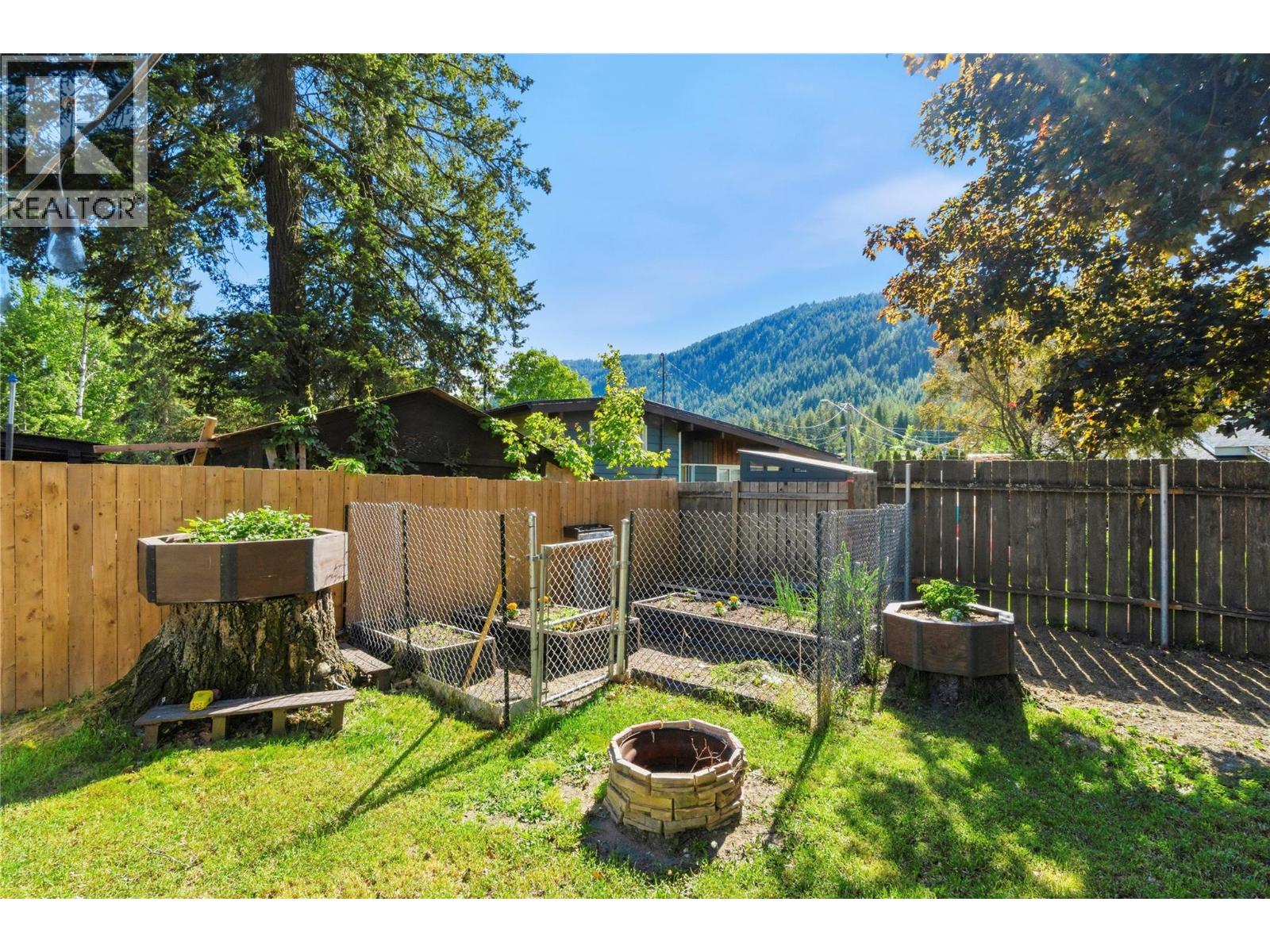 606 Riverside Avenue, Sicamous, British Columbia  V0E 2V0 - Photo 44 - 10386963