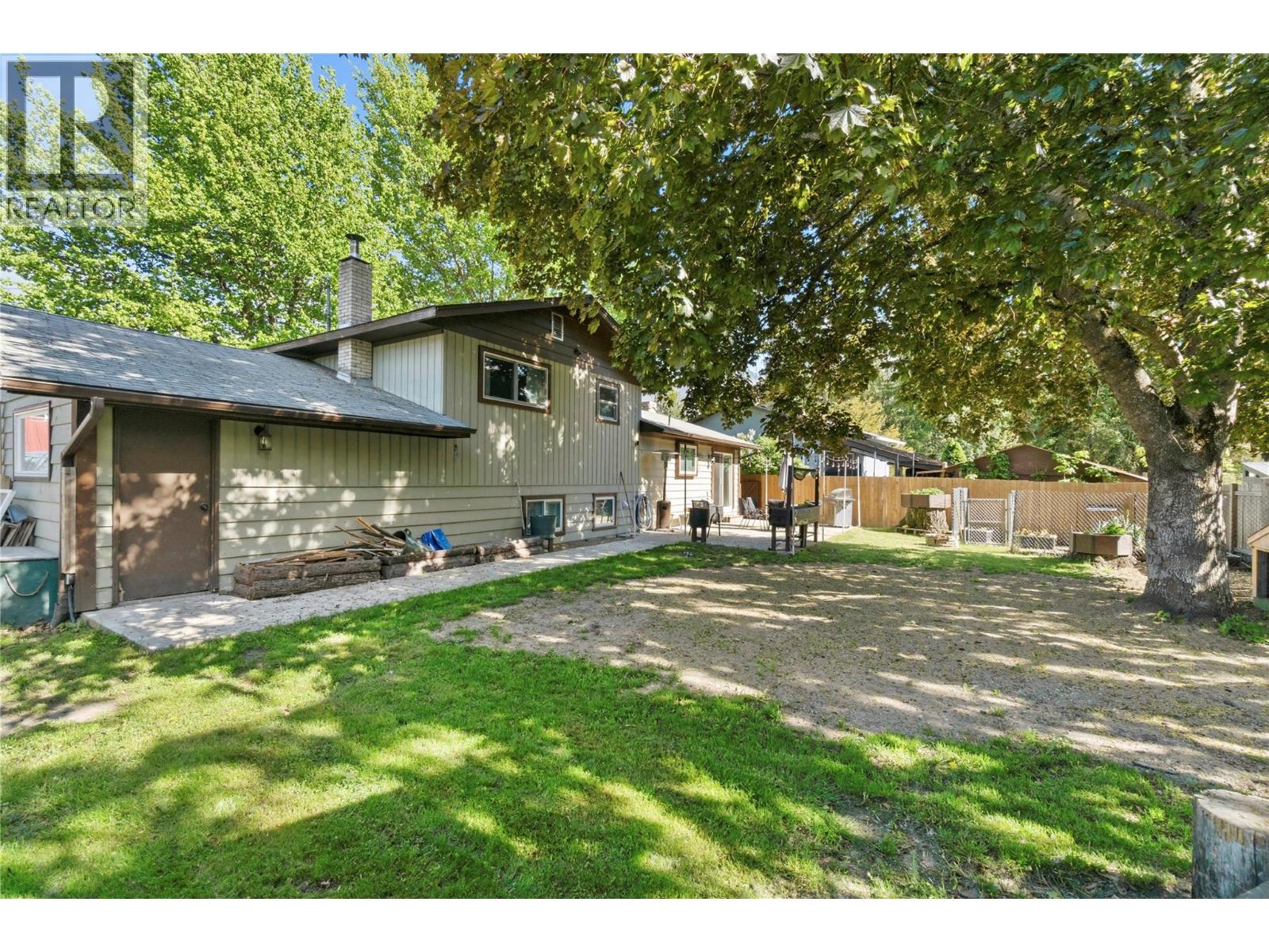 606 Riverside Avenue, Sicamous, British Columbia  V0E 2V0 - Photo 48 - 10386963
