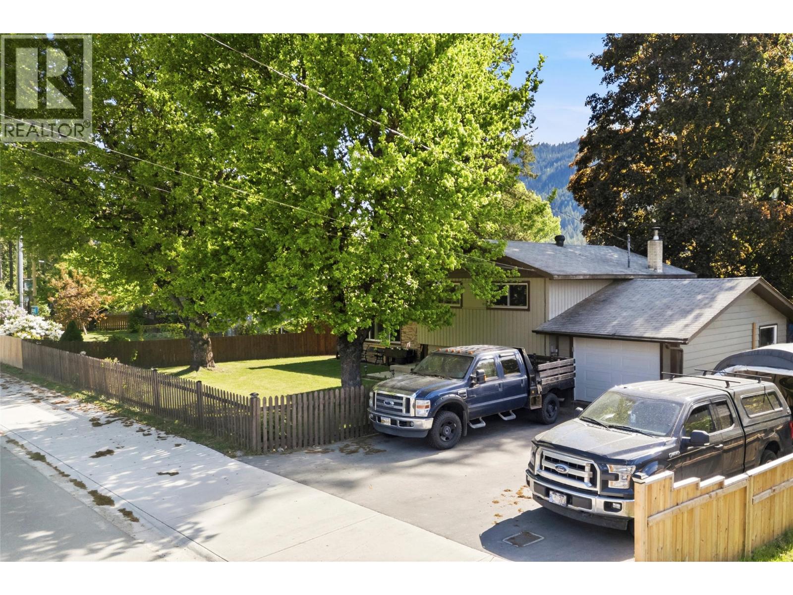 606 Riverside Avenue, Sicamous, British Columbia  V0E 2V0 - Photo 55 - 10386963