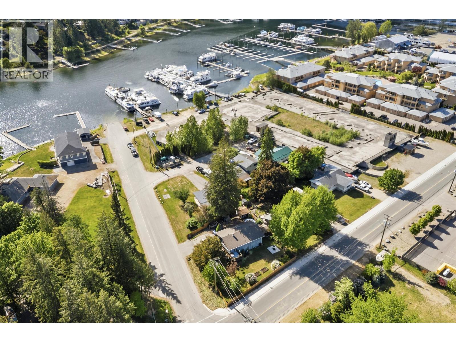 606 Riverside Avenue, Sicamous, British Columbia  V0E 2V0 - Photo 6 - 10386963