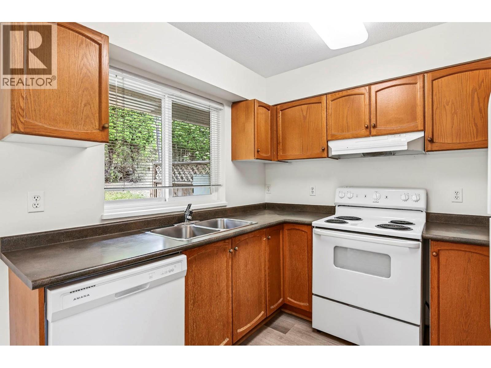 2050 Qu'appelle Boulevard Unit# 15, Kamloops, British Columbia  V2E 2R4 - Photo 12 - 10386863