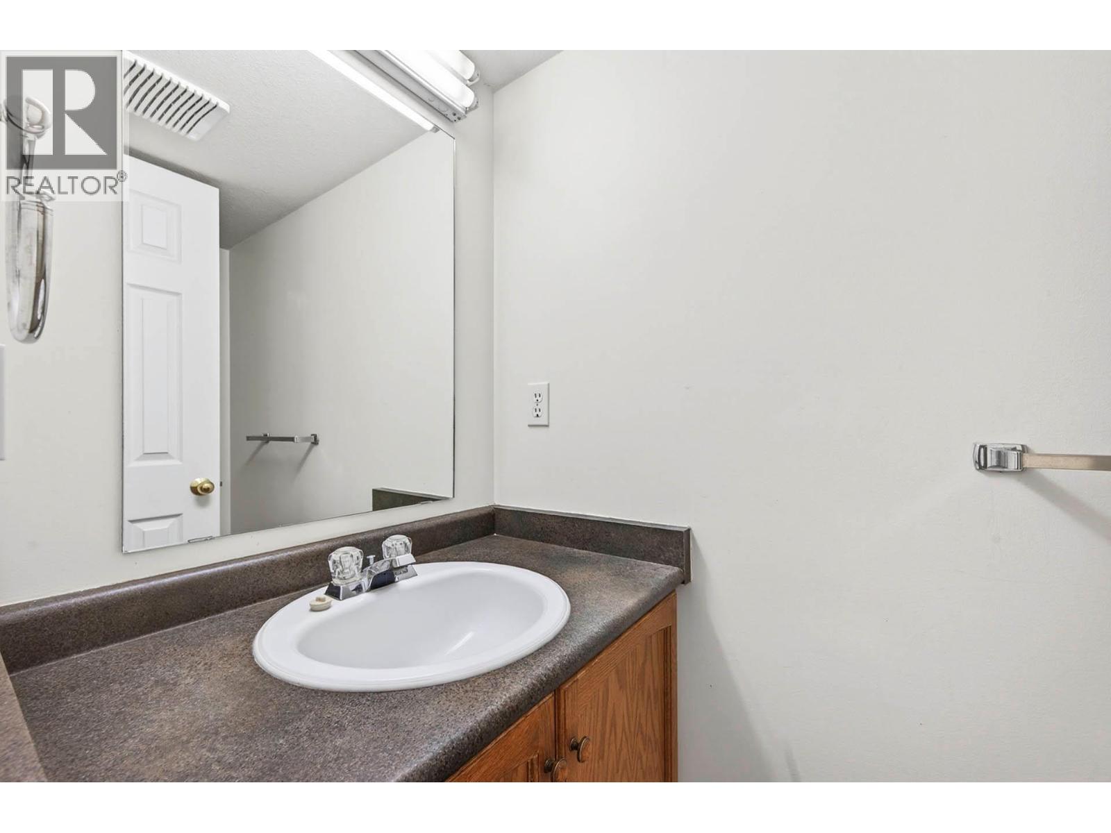 2050 Qu'appelle Boulevard Unit# 15, Kamloops, British Columbia  V2E 2R4 - Photo 13 - 10386863