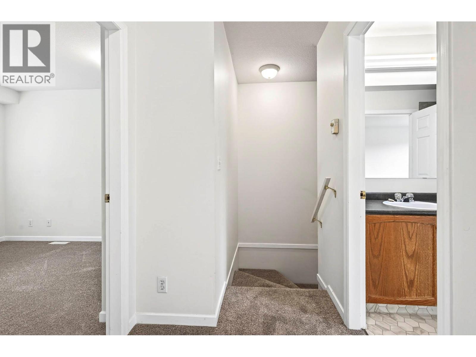 2050 Qu'appelle Boulevard Unit# 15, Kamloops, British Columbia  V2E 2R4 - Photo 14 - 10386863