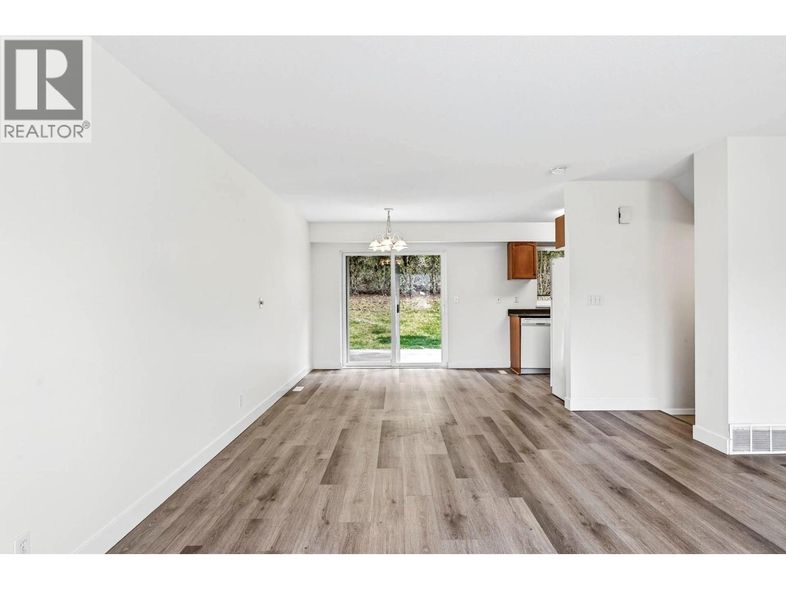 2050 Qu'appelle Boulevard Unit# 15, Kamloops, British Columbia  V2E 2R4 - Photo 5 - 10386863