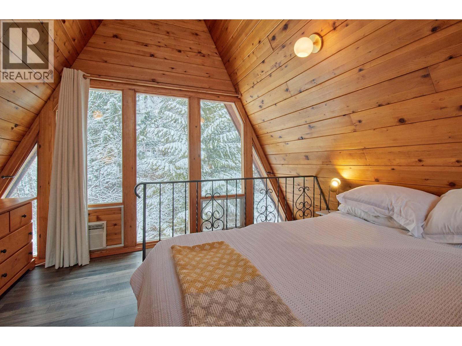 5123 Squilax Anglemont Road, Celista, British Columbia  V0E 1M6 - Photo 40 - 10386118