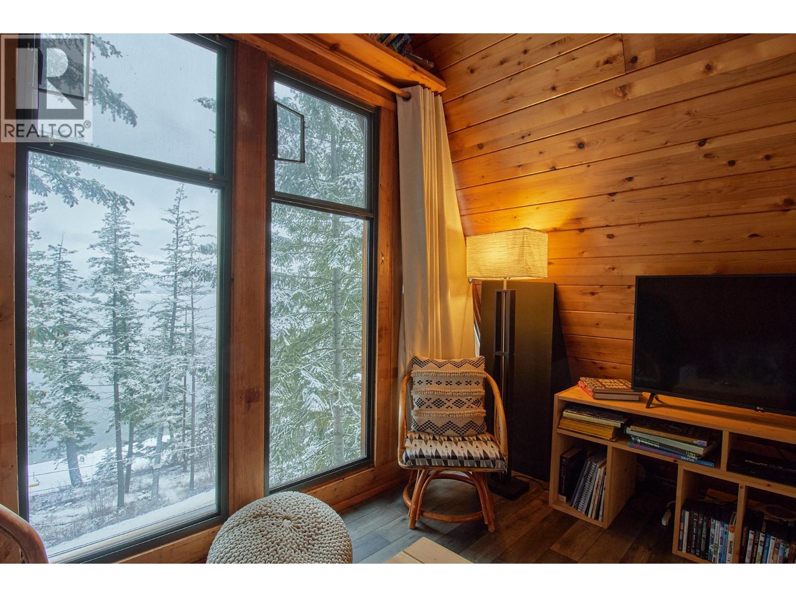 5123 Squilax Anglemont Road, Celista, British Columbia  V0E 1M6 - Photo 43 - 10386118