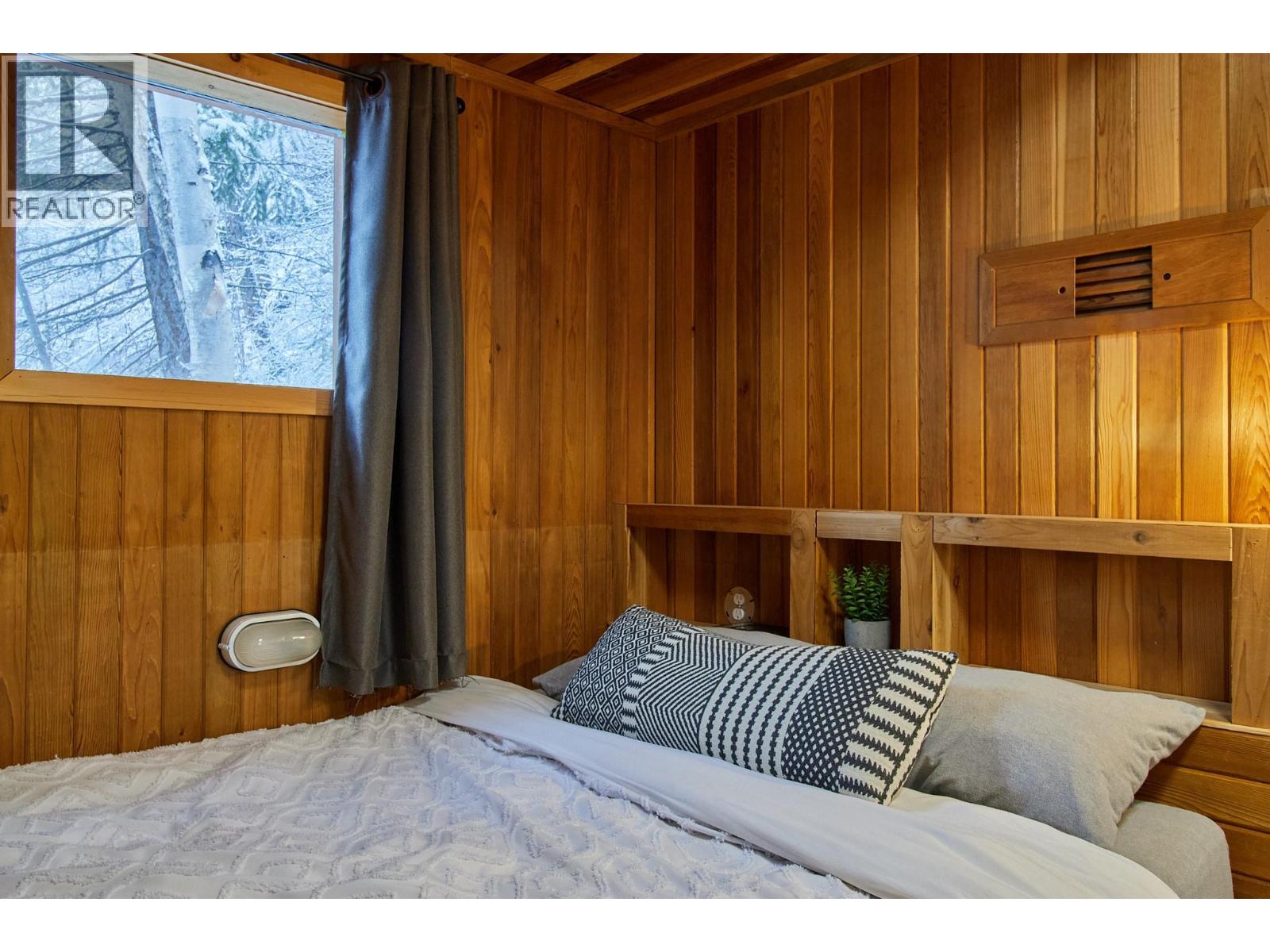 5123 Squilax Anglemont Road, Celista, British Columbia  V0E 1M6 - Photo 55 - 10386118