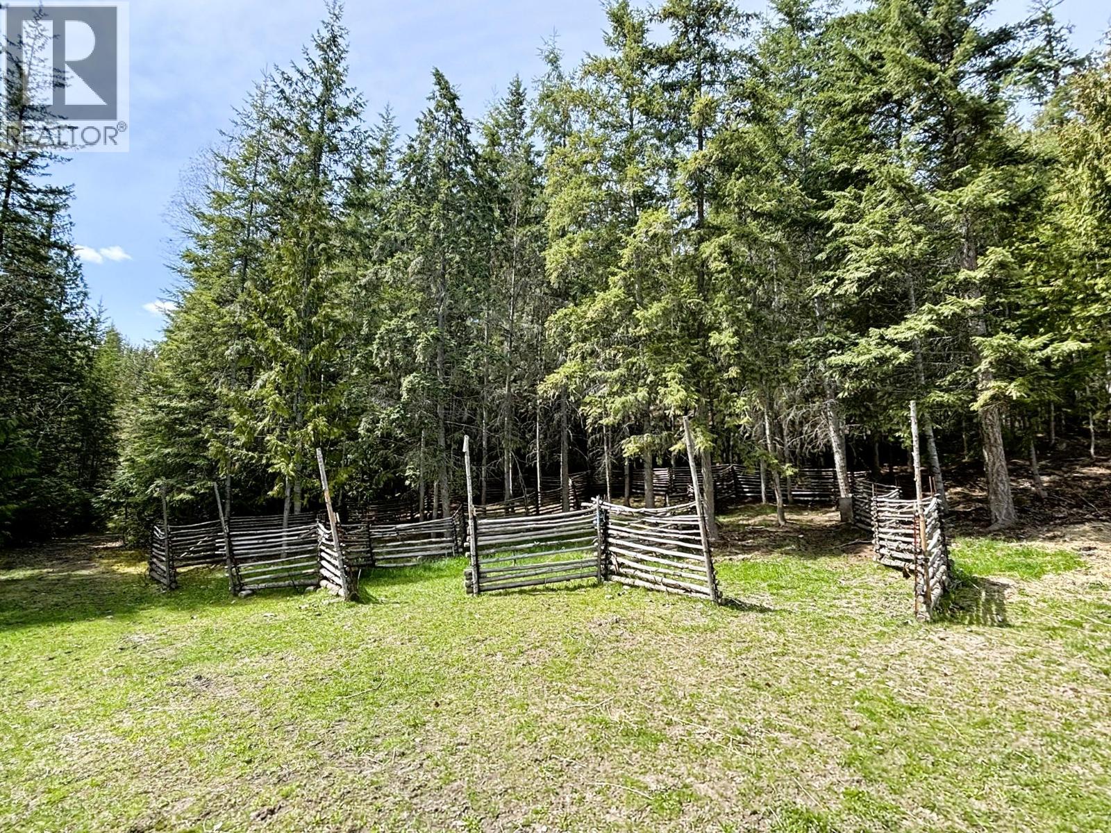 1425 Bobbie Burns Road, Lumby, British Columbia  V0E 2C4 - Photo 14 - 10387177