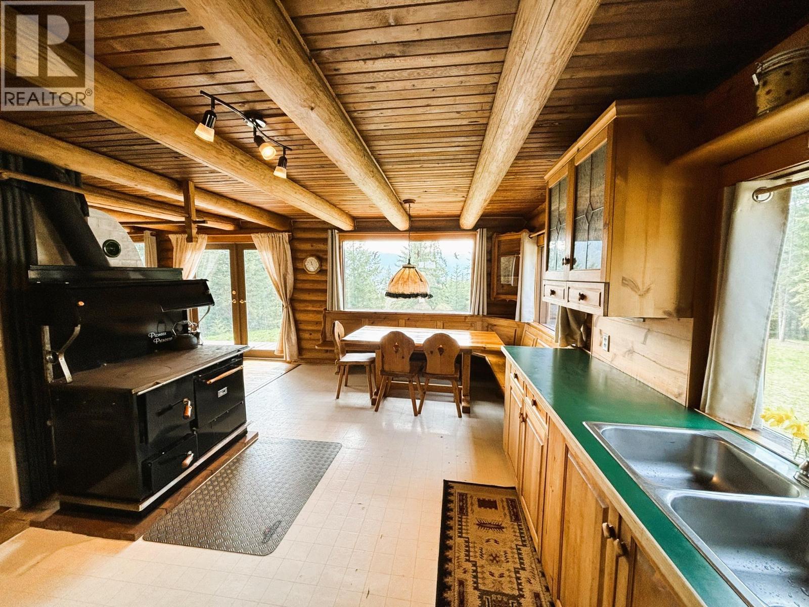 1425 Bobbie Burns Road, Lumby, British Columbia  V0E 2C4 - Photo 19 - 10387177
