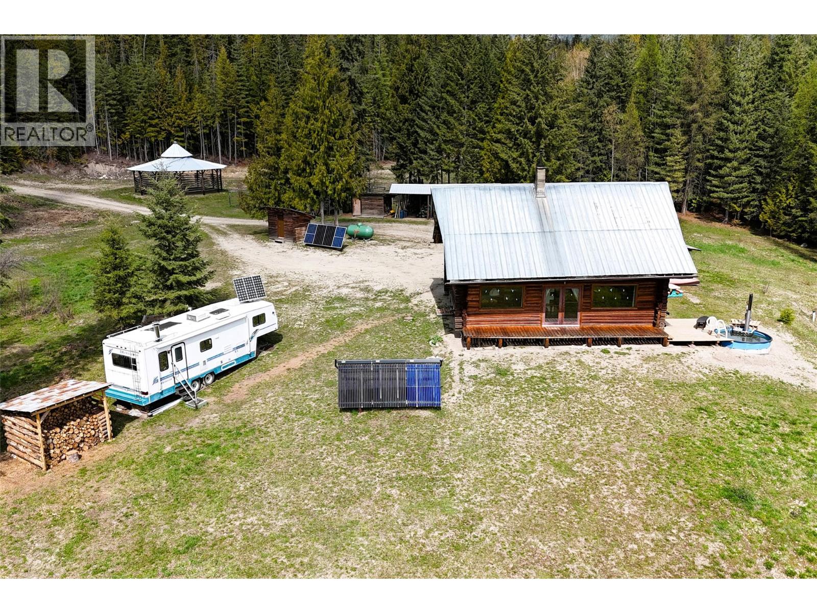 1425 Bobbie Burns Road, Lumby, British Columbia  V0E 2C4 - Photo 4 - 10387177