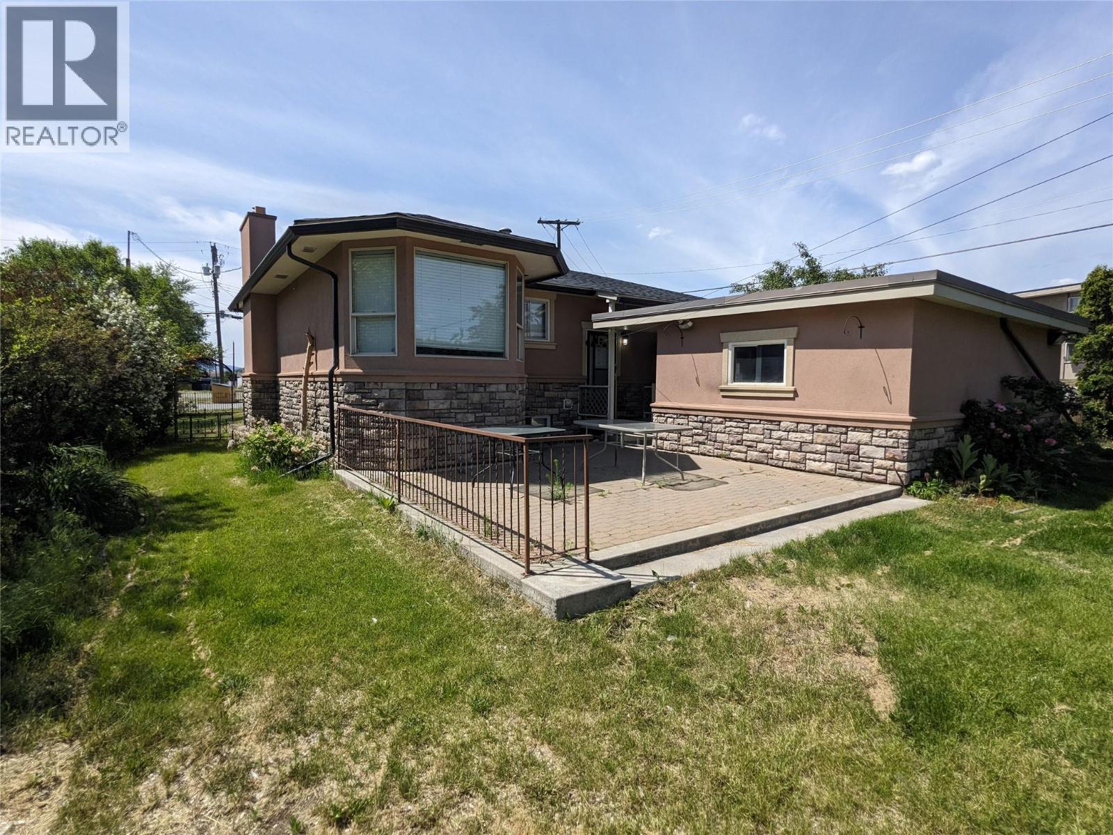 1020 13th Street, Kamloops, British Columbia  V2B 3C9 - Photo 12 - 10387144