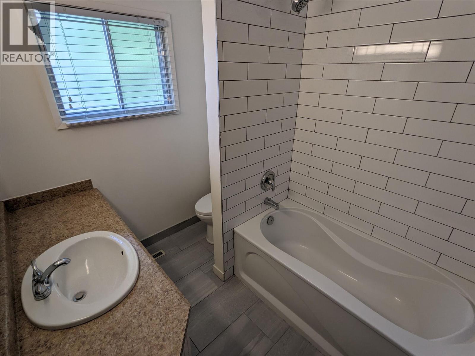 1020 13th Street, Kamloops, British Columbia  V2B 3C9 - Photo 28 - 10387144