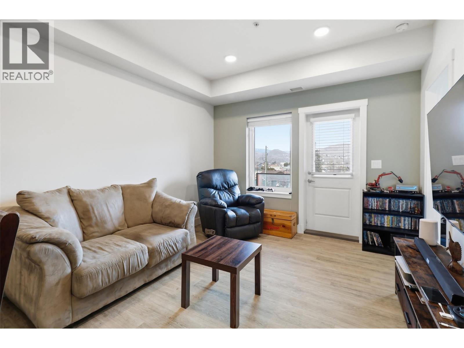 107 Yew Street Unit# 301, Kamloops, British Columbia  V2B 4A1 - Photo 3 - 10387191