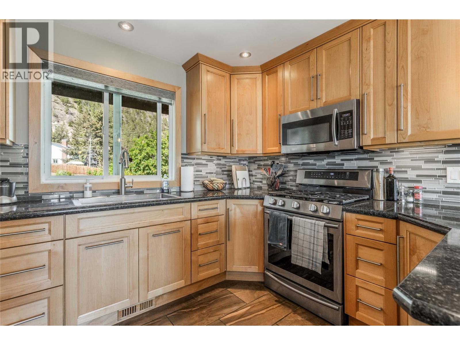 10217 Giants Head Road, Summerland, British Columbia  V0H 1Z7 - Photo 5 - 10385809
