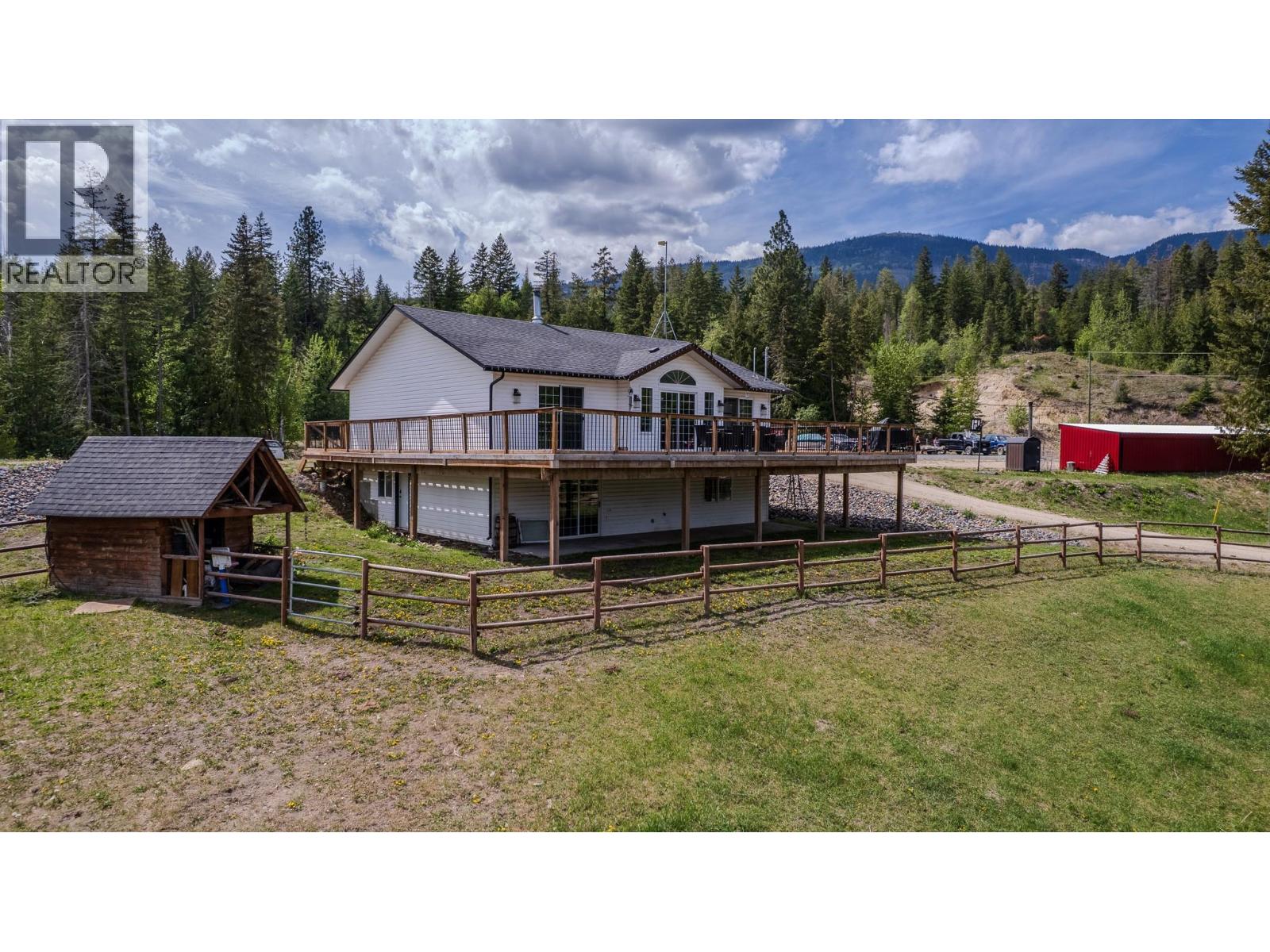 2086 Yankee Flats Road, salmon arm, British Columbia