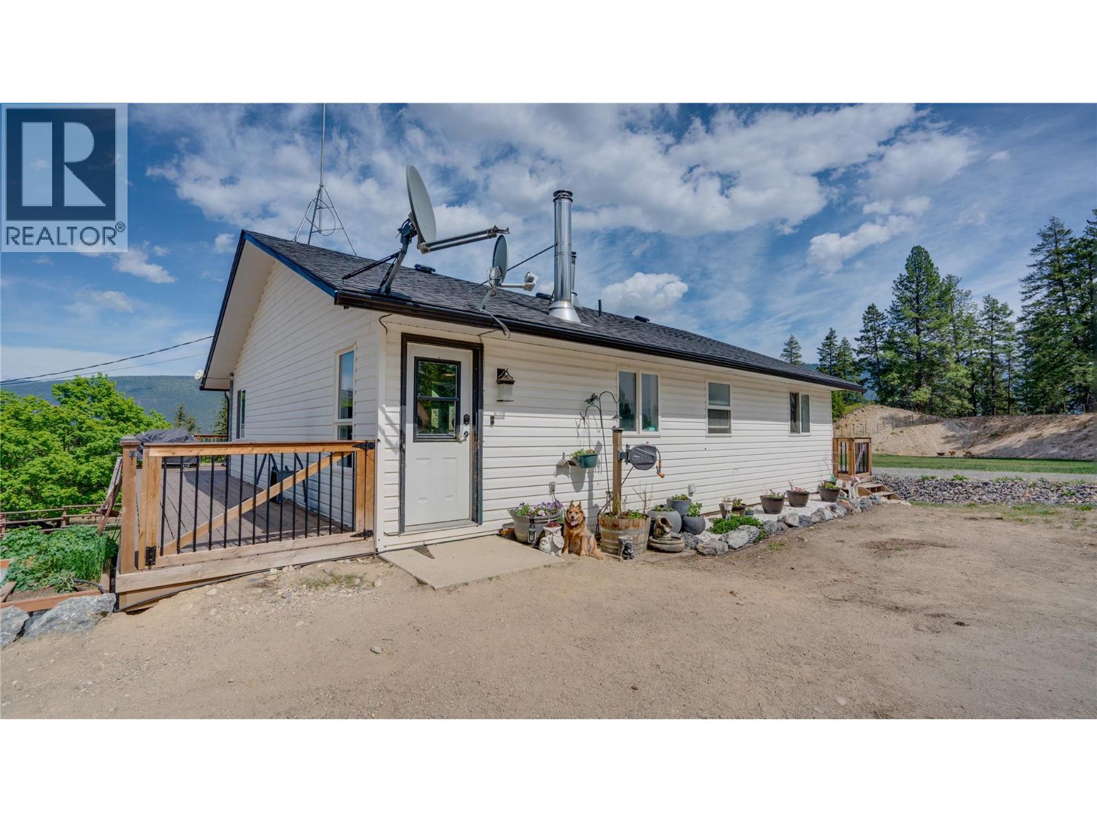 2086 Yankee Flats Road, Salmon Arm, British Columbia  V1E 3J3 - Photo 11 - 10387128