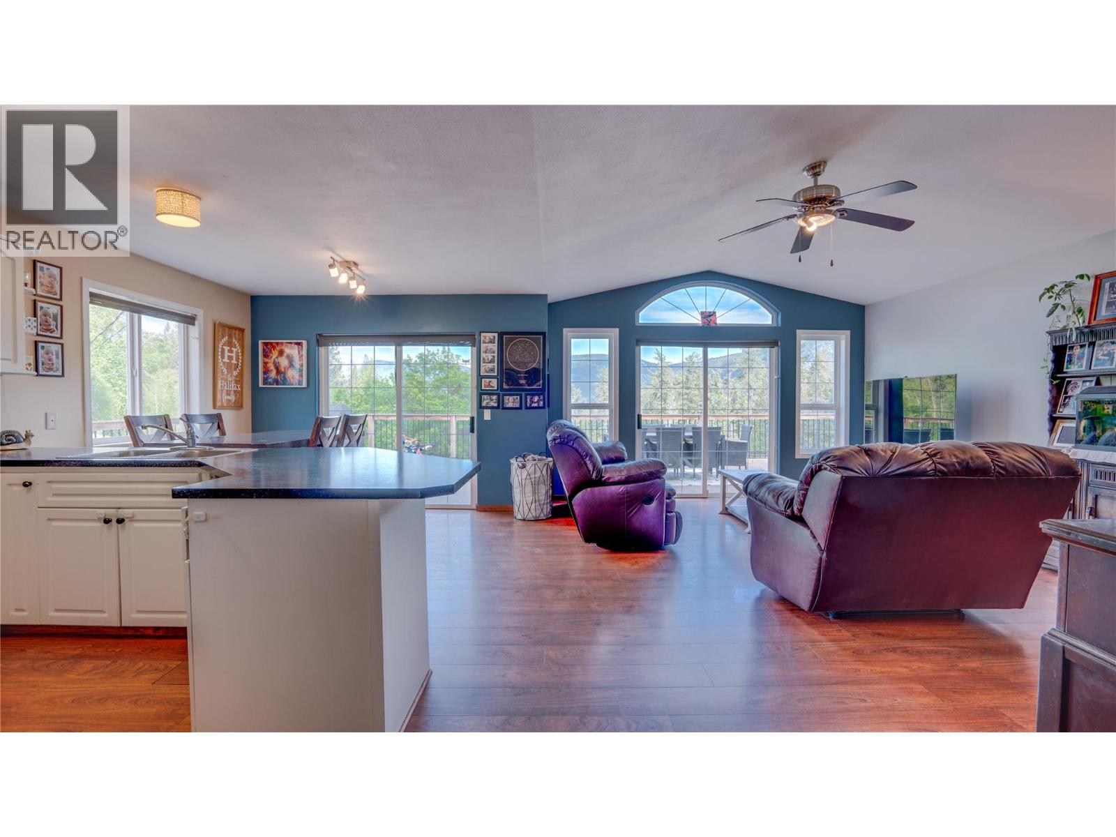 2086 Yankee Flats Road, Salmon Arm, British Columbia  V1E 3J3 - Photo 14 - 10387128