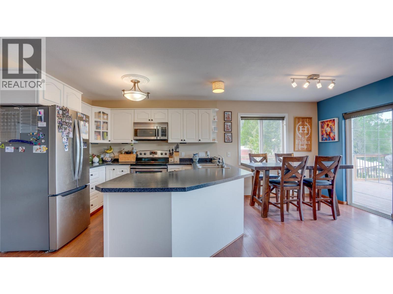 2086 Yankee Flats Road, Salmon Arm, British Columbia  V1E 3J3 - Photo 15 - 10387128