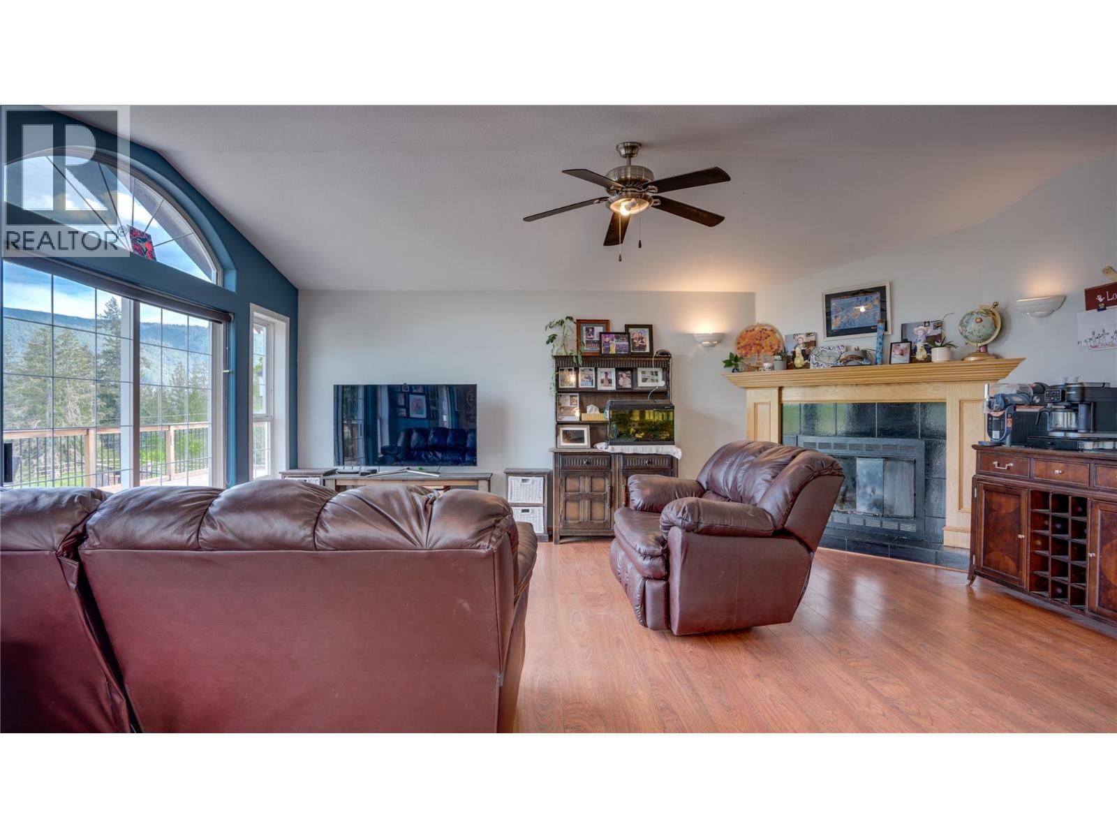 2086 Yankee Flats Road, Salmon Arm, British Columbia  V1E 3J3 - Photo 17 - 10387128