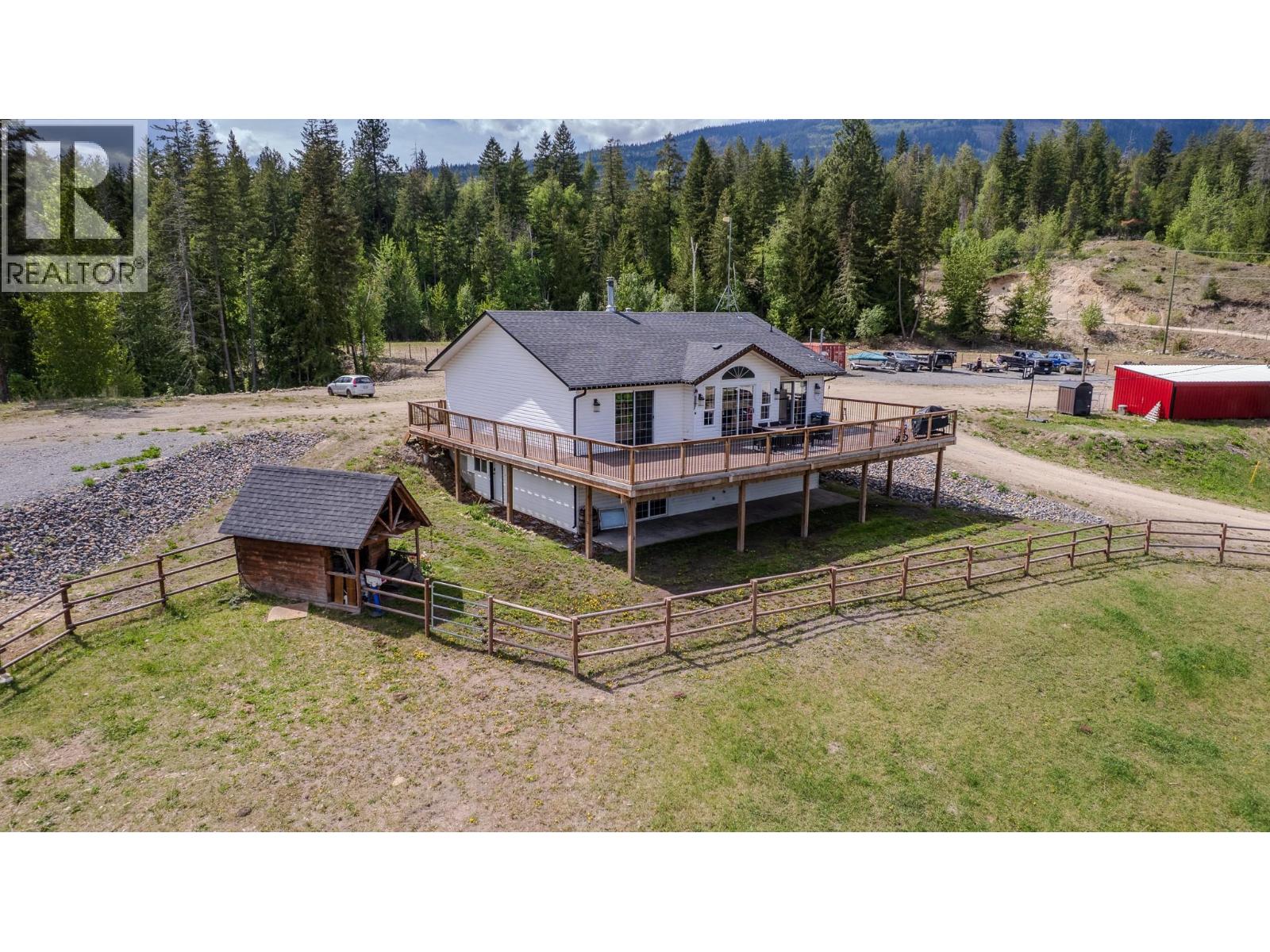 2086 Yankee Flats Road, Salmon Arm, British Columbia  V1E 3J3 - Photo 2 - 10387128